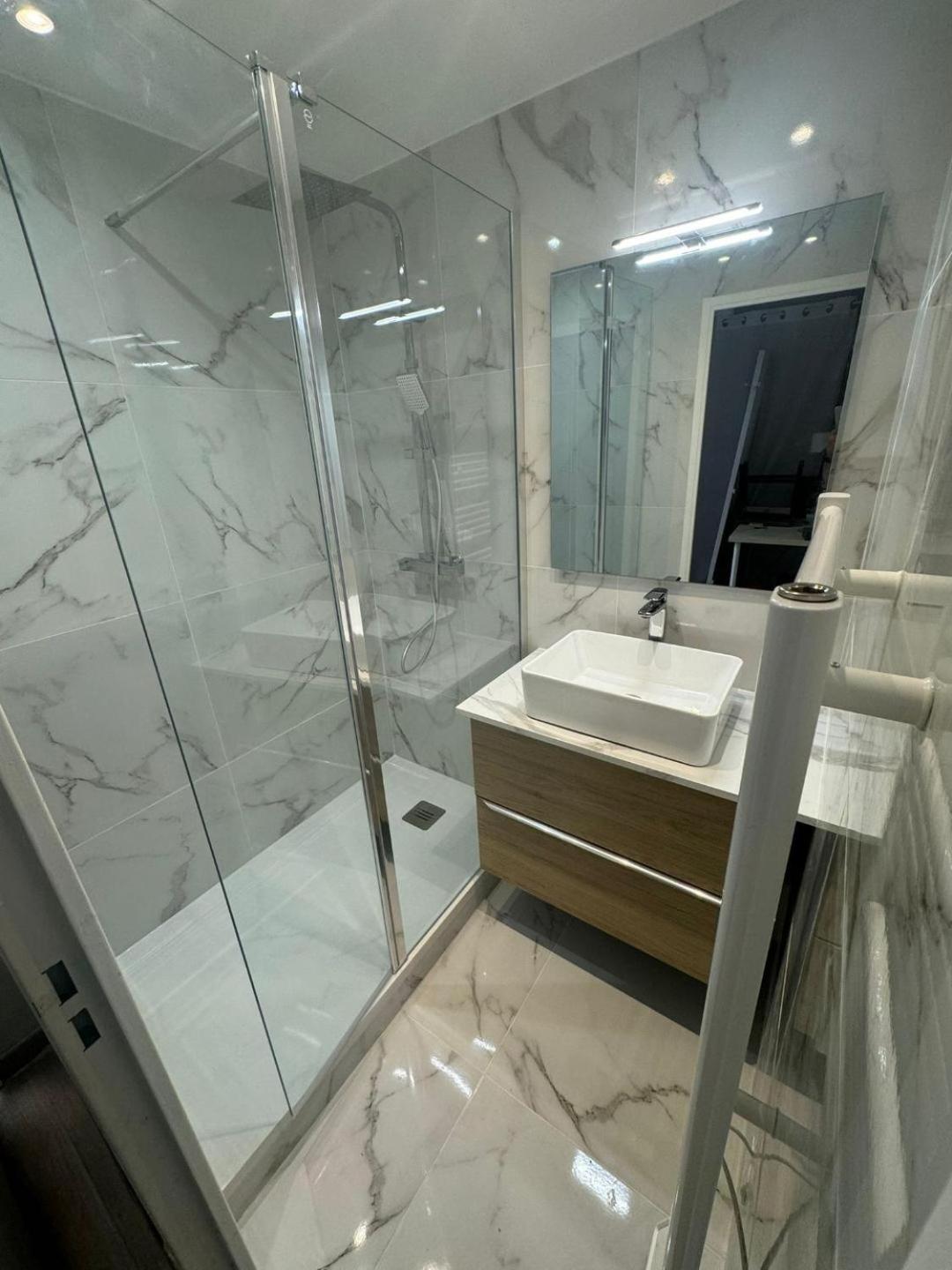 Appartement 2 Pieces En Etage Eleve, Centre-Ville Au Calme, Petite Vue Mer Nice Exterior foto