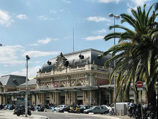 Appartement 2 Pieces En Etage Eleve, Centre-Ville Au Calme, Petite Vue Mer Nice Exterior foto